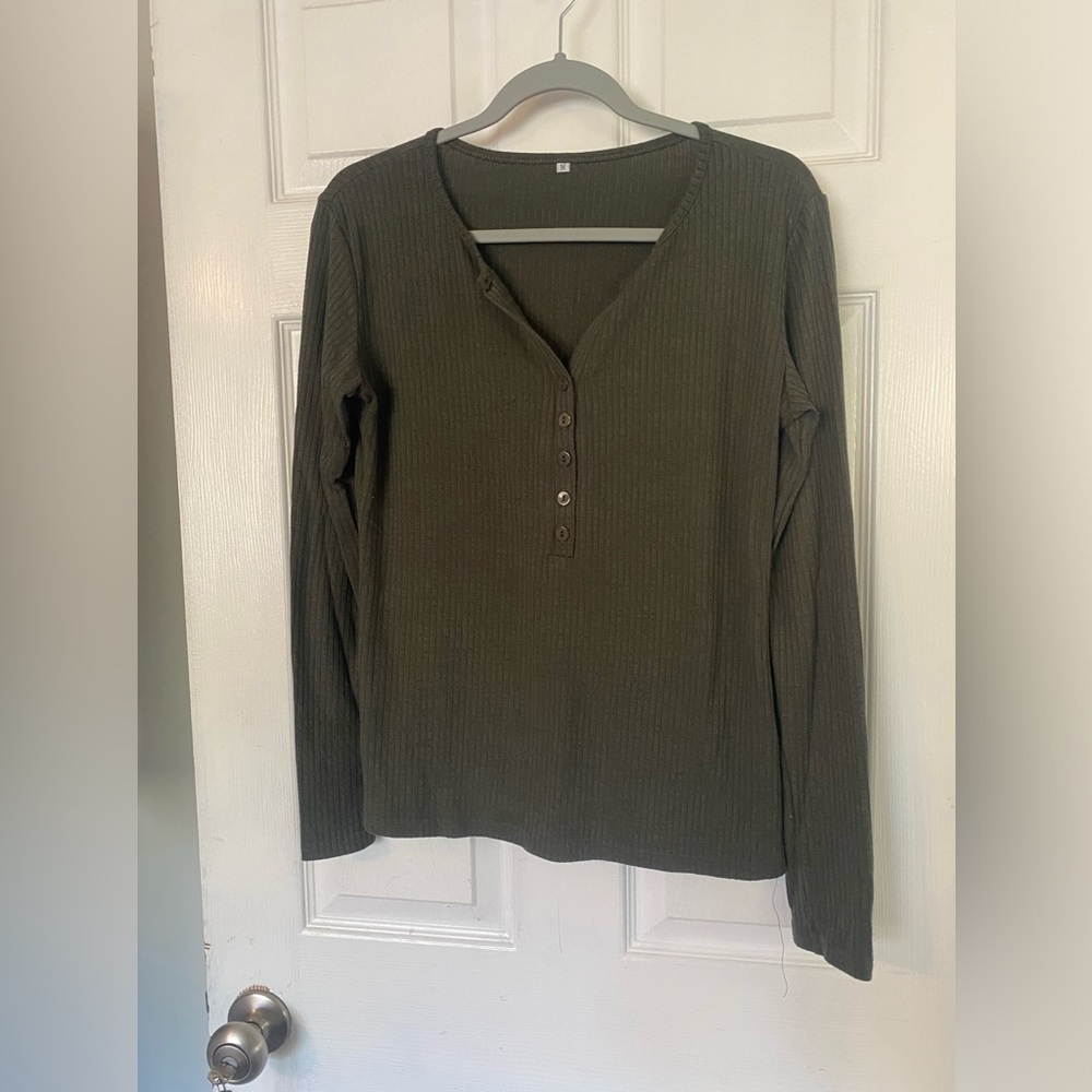 Women’s long sleeve top